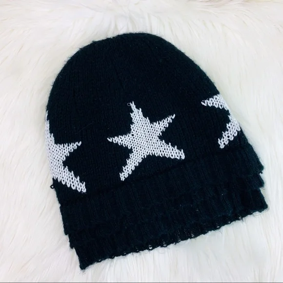Wildfox | Accessories | Wildfox White Label Star Knit Beanie  display picture 3